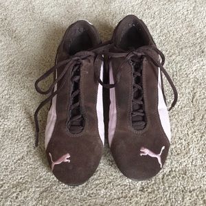 Brown suede and pink canvas Pumas