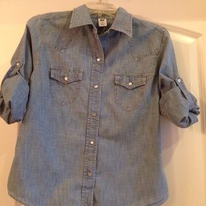 Light denim/ chambray Gap button up