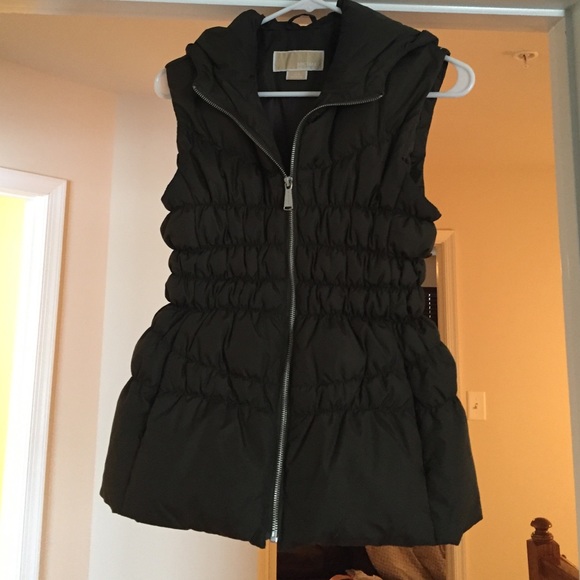 Olive green puffer vest!!