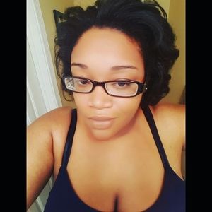 Meet your Posher, Damita