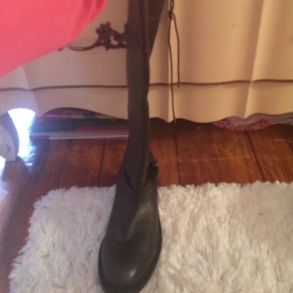 High boots - Picture 2 of 3