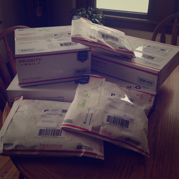 📦🛍Shipping tomorrow - 2/15/16 is a holiday.🛍📦