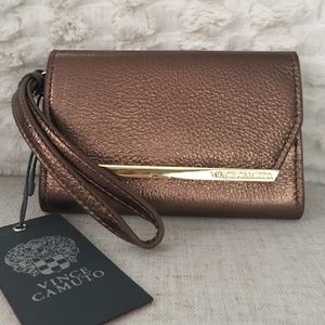 New,VINCE CAMUTO 100% leather iPod wristlet wallet