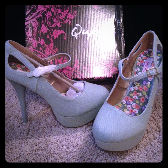 Qupid Blue Mary Jane Pumps