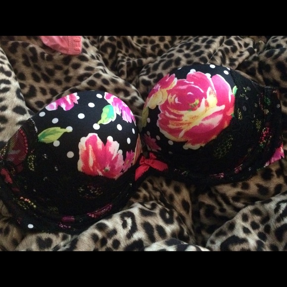 VS strapless bra