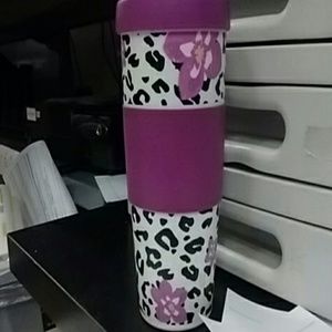 Meet your Posher, Karin