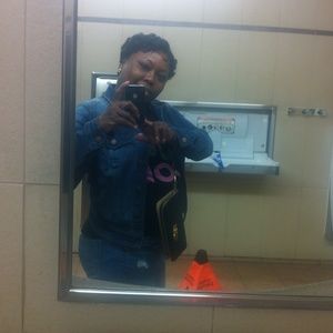 Meet your Posher, Keva