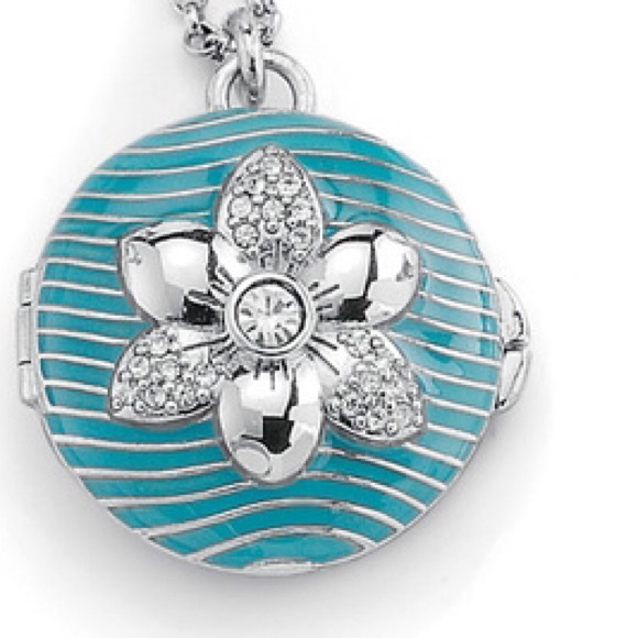 SOLD 🎉HOST PICK🎉Pretty,Flirty,Girly🎉Wallflower - Picture 3 of 3