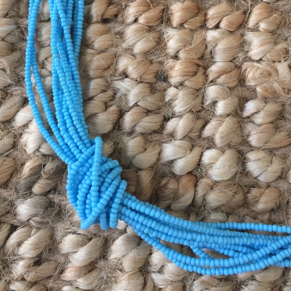 Blue beaded statement necklace - Picture 2 of 3