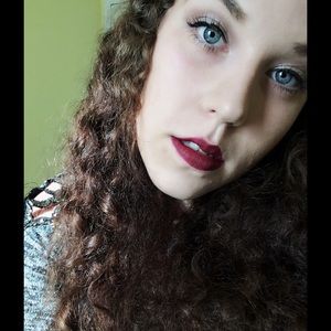 Meet your Posher, Winona