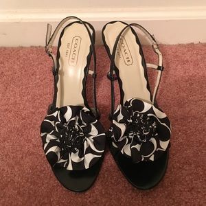 Coach sandal pumps in black and white size 8