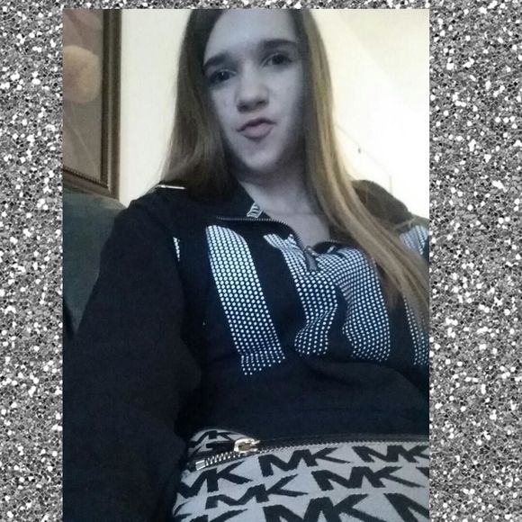 Meet your Posher, Taylor - Picture 1 of 1