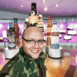 Meet your Posher, Esteban elias