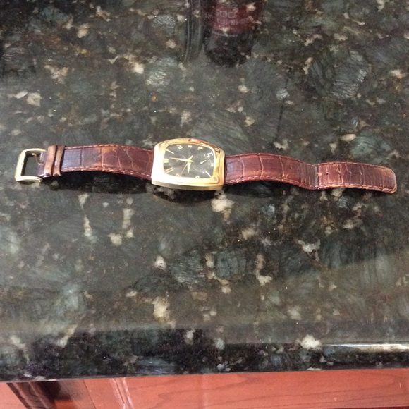 Kenneth Cole Other - Kenneth Cole brown distressed watch ⌚️