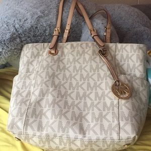 Michael Kors tote