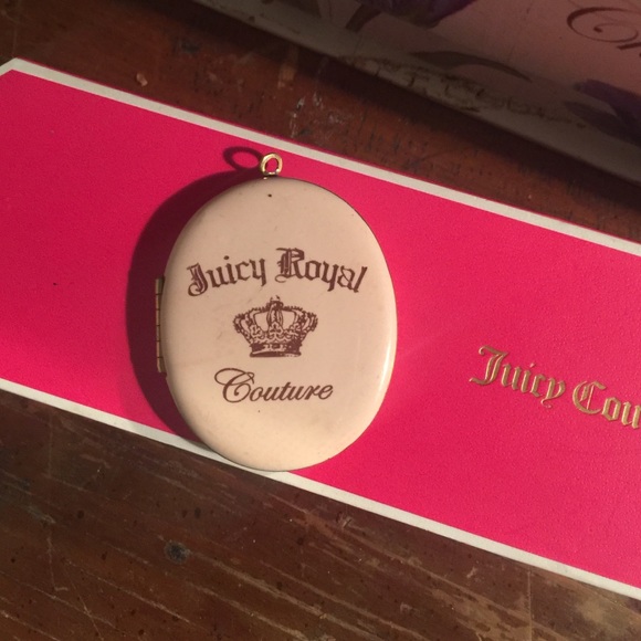 Juicy Couture gold charm bracelet large. - Picture 3 of 4