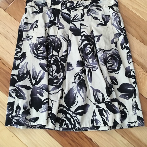 Cabi skirt black and purple size 4