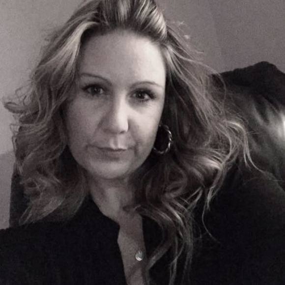 Meet your Posher, Jennifer - Picture 1 of 1