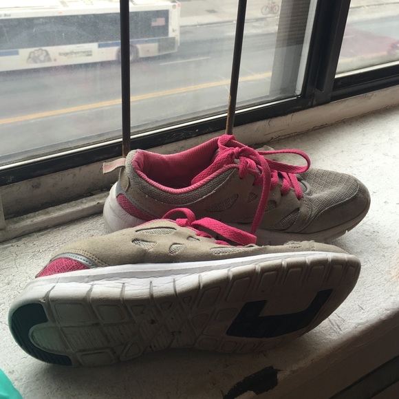 Running shoes - Picture 2 of 2