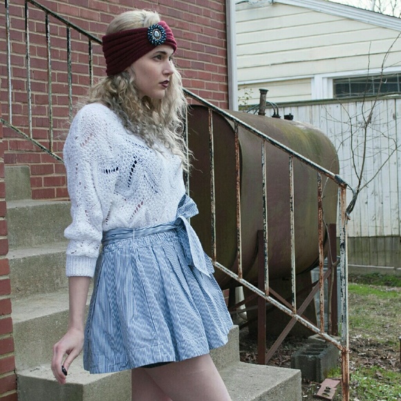 take a bow . navy white skirt . size l - Picture 2 of 3