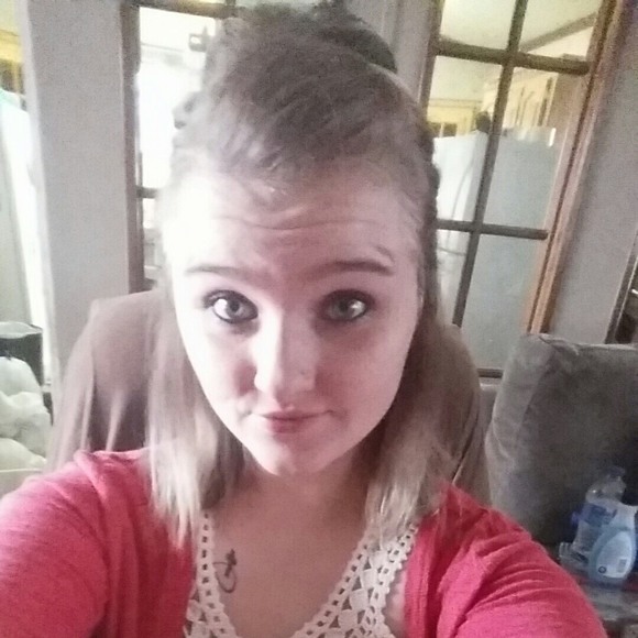 Meet your Posher, Haley - Picture 1 of 1