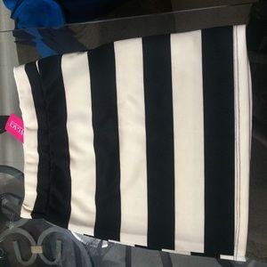 A'Gaci black patterned skirt