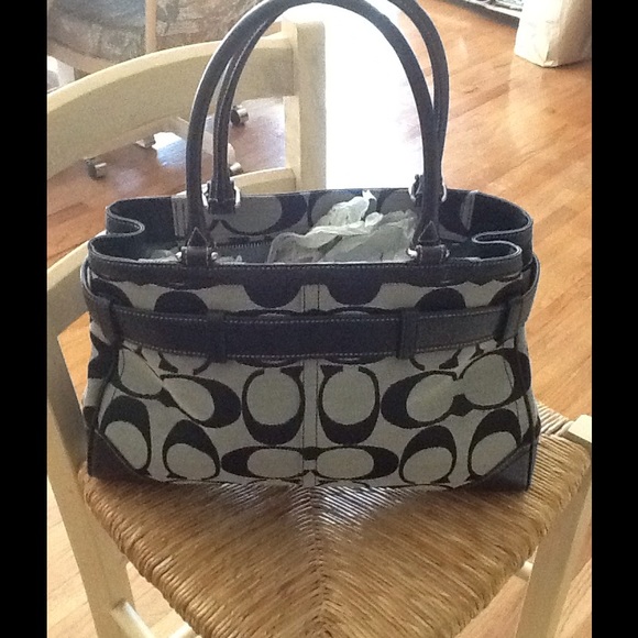 Coach signature handbag - Picture 2 of 3