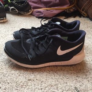 black Nike free 5.0