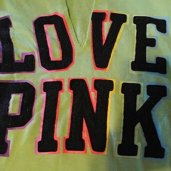 VS hooded pull over