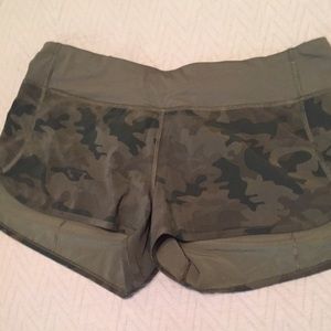 Lululemon camo run speed short