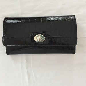 Mundi checkbook style wallet