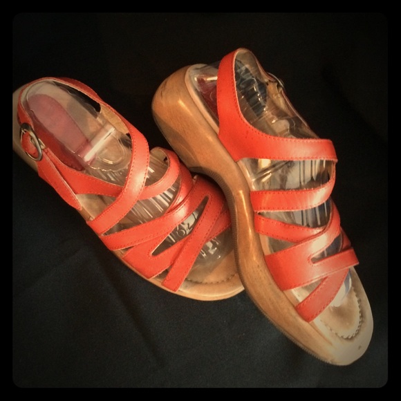 Dansko Orange Leather Sandals women's SZ 41 Nice!