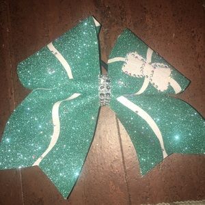 Cheer bow
