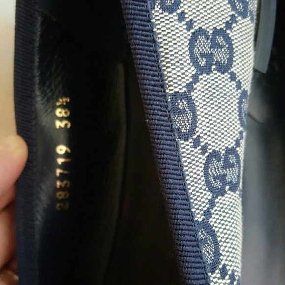 SOLD Gucci flats - Picture 2 of 4