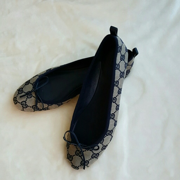 SOLD Gucci flats - Picture 4 of 4