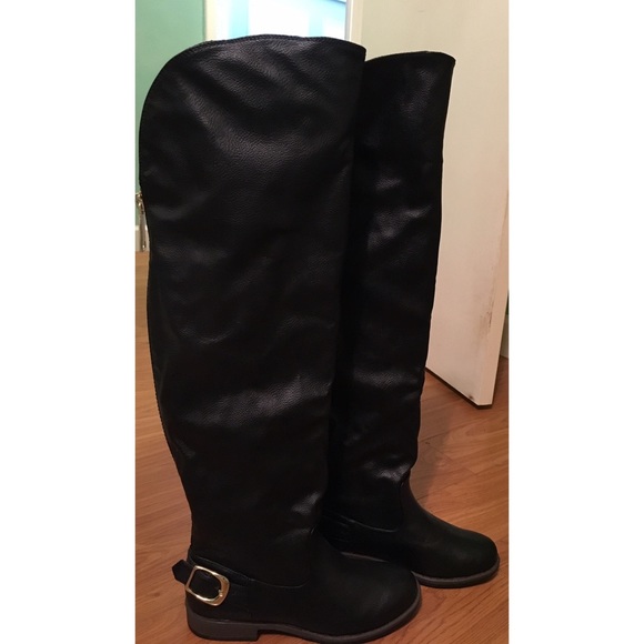 Tall Black Boots - Picture 1 of 4