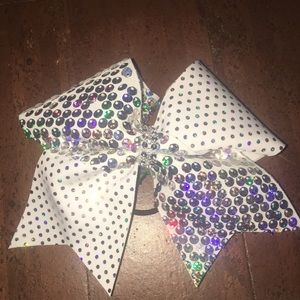 White cheer bow