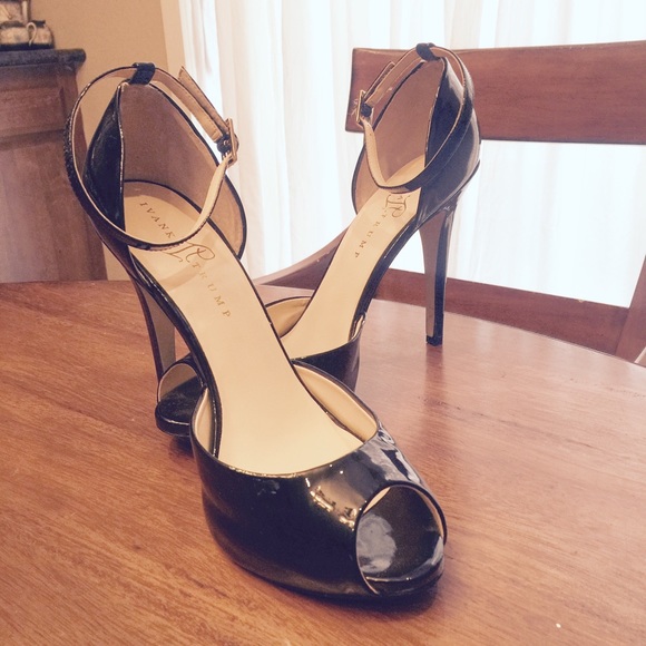 Ivanka Trump Black Patent Pumps like New