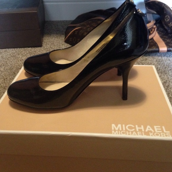 Mk black heels - Picture 4 of 4