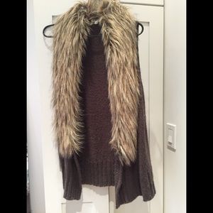 Urban Outfitters BB Dakota Faux Fur Vest Size S