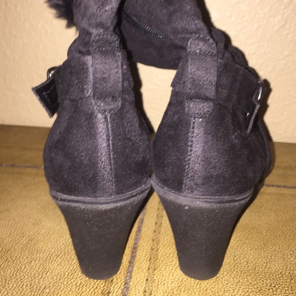 Black furry boots! - Picture 2 of 3