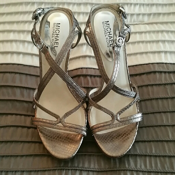 Michael Kors High Heeled Sandals (metallic) - Picture 2 of 4