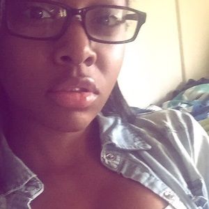 Meet your Posher, Janay