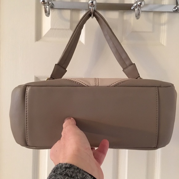 🚫SOLD🚫 Tignanello Pink Gray Nappa Leather Should - Picture 2 of 4