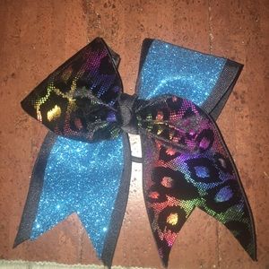Cheer bow