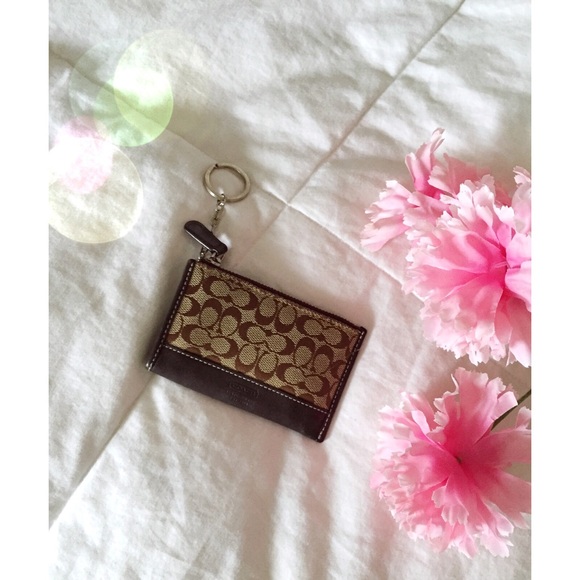 Adorable Coach Card Holder