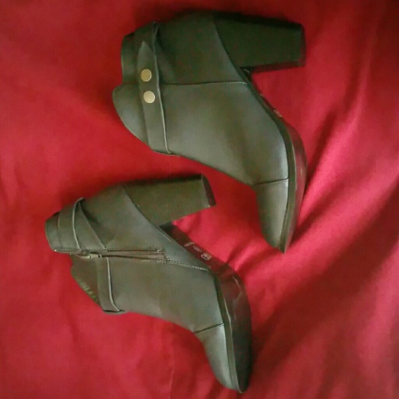 Ankle boots