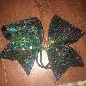 Cheer bow