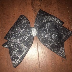 Cheer bow