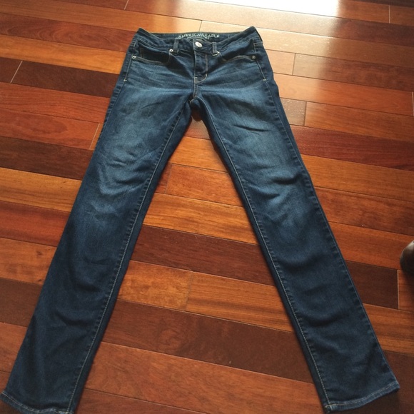American Eagle dark wash skinny jeans size 4